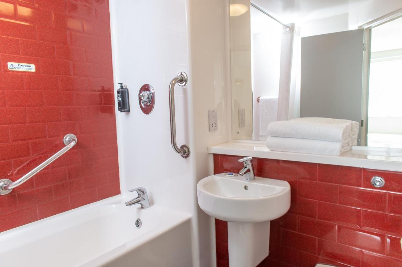 Ibis Budget London Bromley Town Centre Extérieur photo