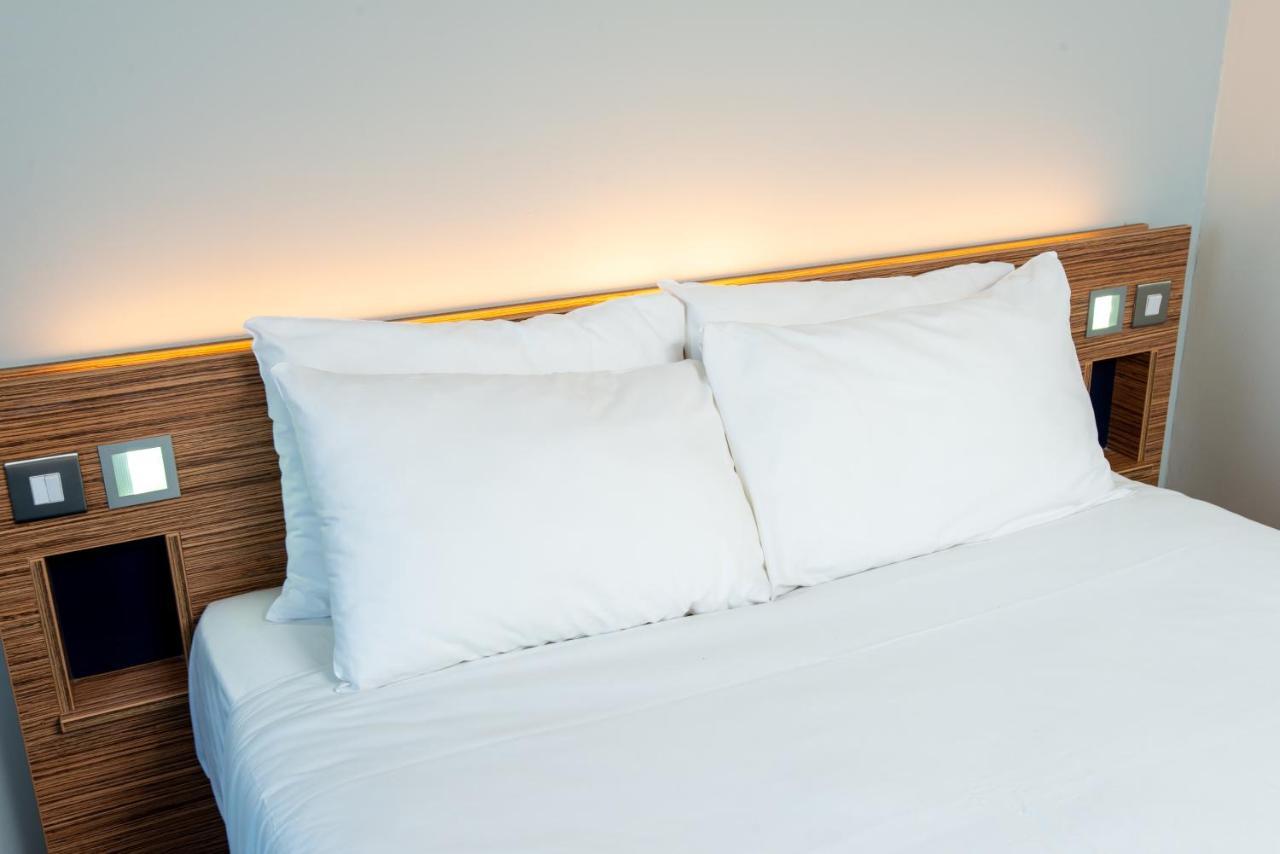 Ibis Budget London Bromley Town Centre Extérieur photo